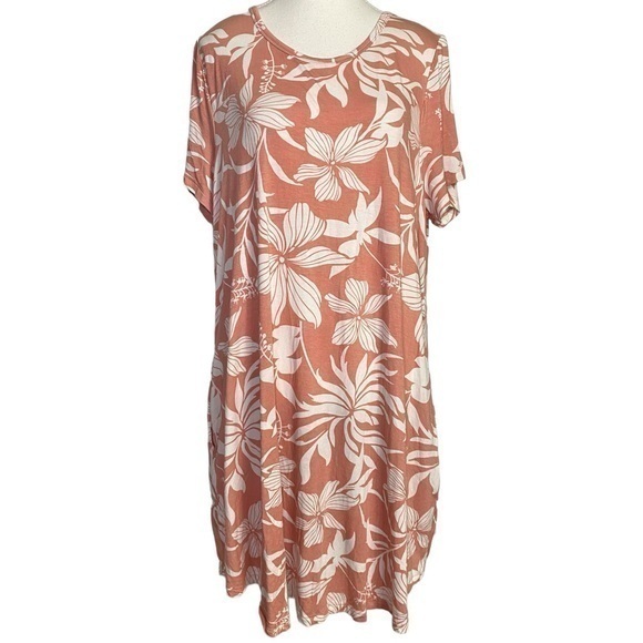 Viamor Dresses & Skirts - Viamor Peach Floral Short Sleeve Midi Dress with Pockets